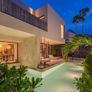 Tovar , Tulum México